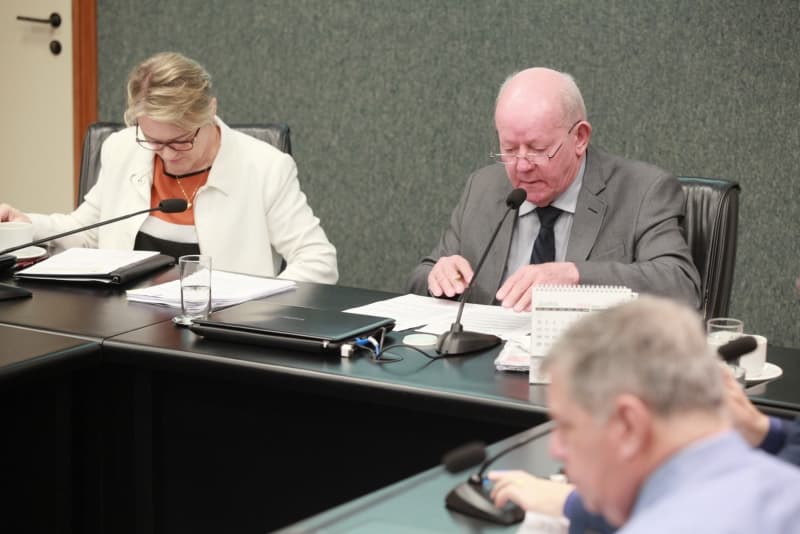 Deputados Luciane Carminatti (PT), Marcos Vieira (PSDB) e Mário Motta (PSD). (Foto: Solon Soares/Agência AL)