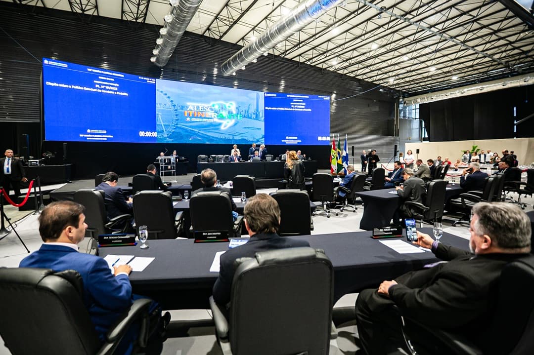 Alesc Itinerante encerra edição em Balneário Camboriú com balanço positivo e 88 matérias aprovadas