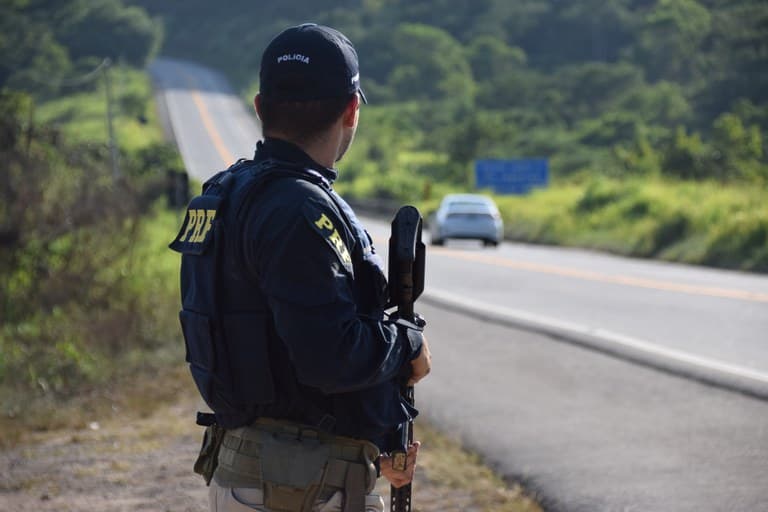 Agentes realizaram intenso trabalho durante feriado de carnaval (Foto: PRF)