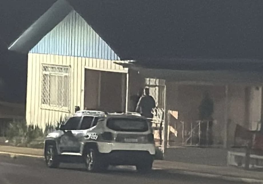 Suspeito chega atirando contra casa em Nova Itaberaba