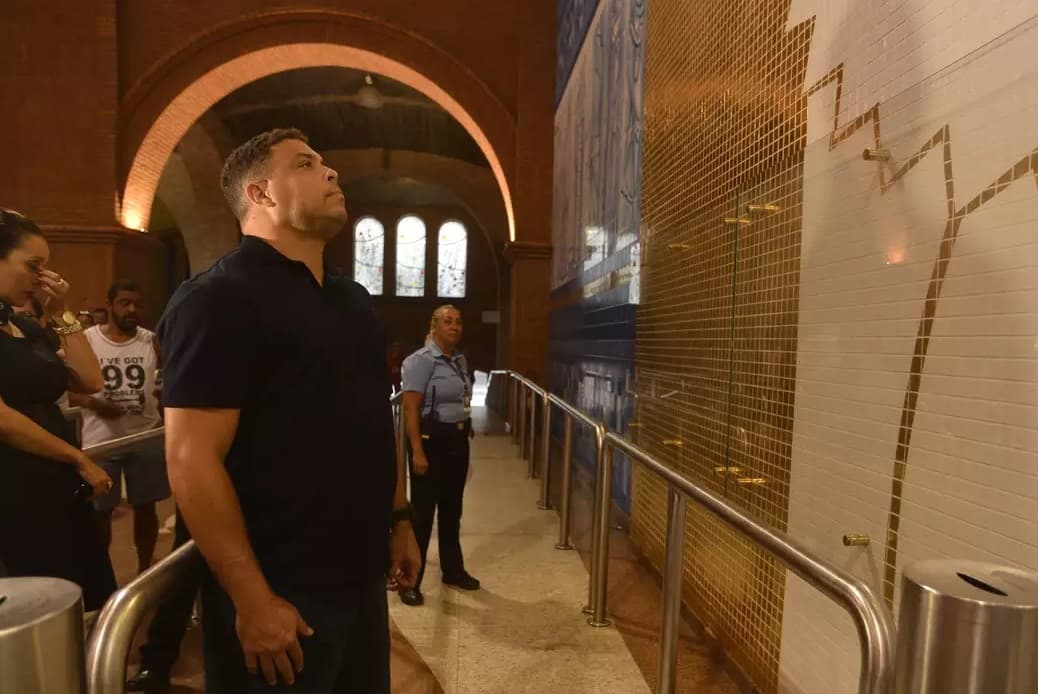 Fenômeno pediu que joelho se recuperasse para disputa de Mundial (Foto: Santuário nacional)