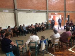 Idosos de Sul Brasil participam de encontro com o Sicoob  (Foto: Divulgação)