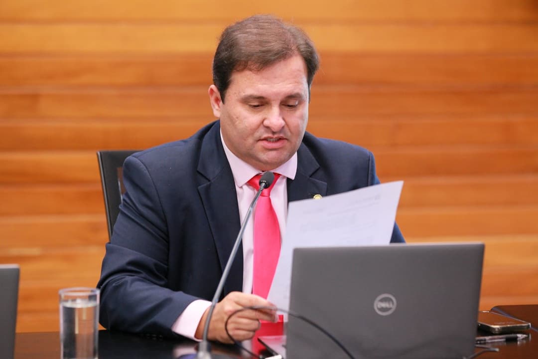 Alesc aprova projeto de Sérgio Guimarães que obriga cartazes sobre manobra de Heimlich (Foto: Agência AL)