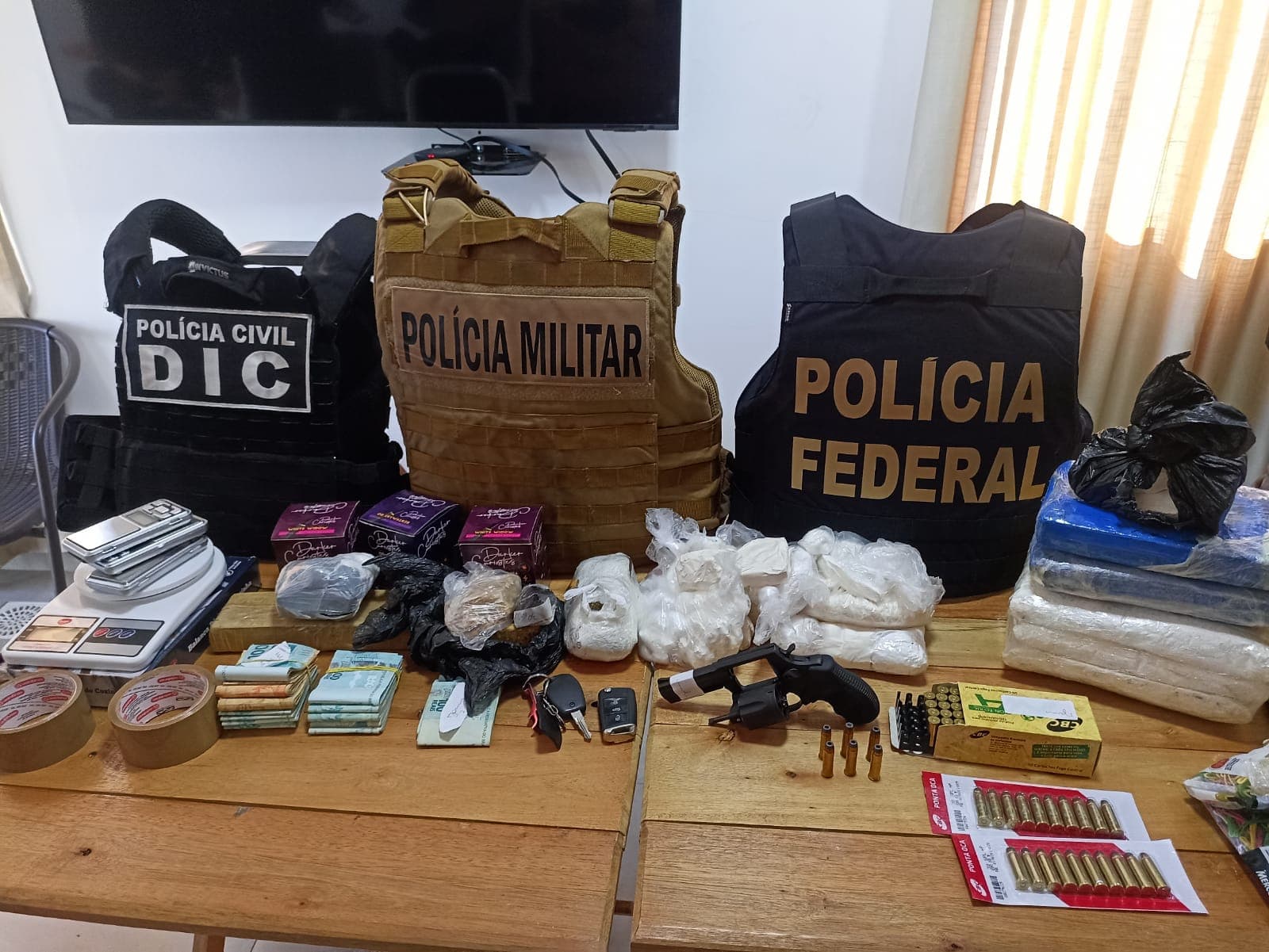 Forças de segurança fazem operação em Santa Catarina e no Paraná (Foto: Polícia Federal)