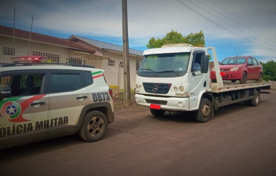 Veículo foi abordado na cidade de Galvão (Foto: Polícia Militar)