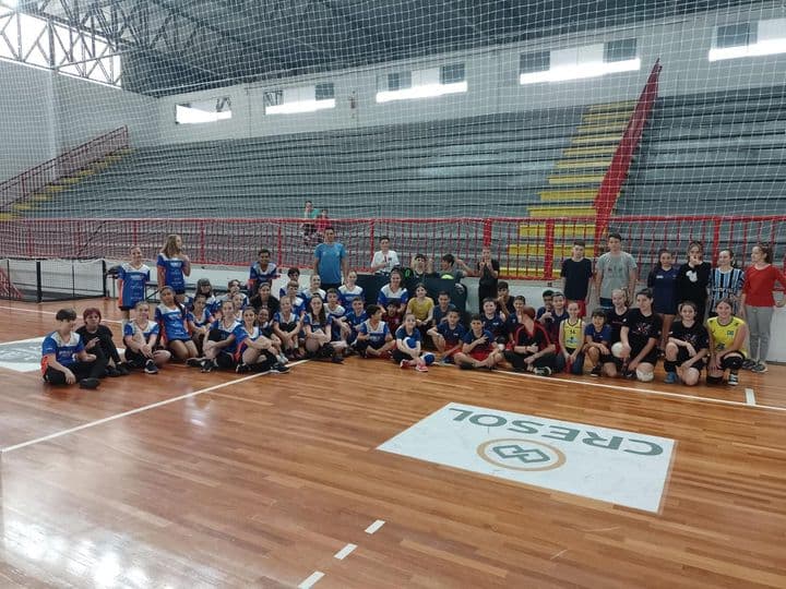 Confraternização de voleibol é realizada em Modelo (Foto: Arquivo Pessoal)