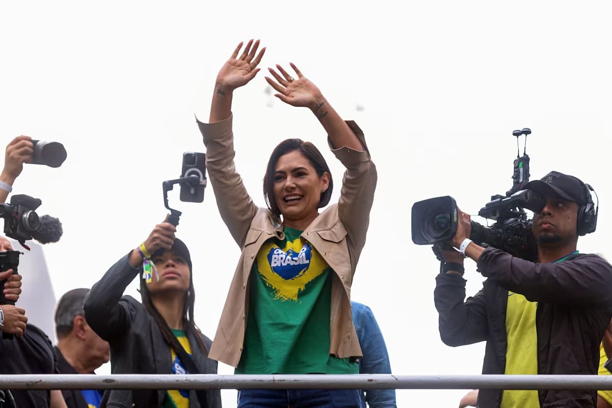 Michelle Bolsonaro não descarta candidatura e diz que pode disputar a Presidência "se Deus pedir"