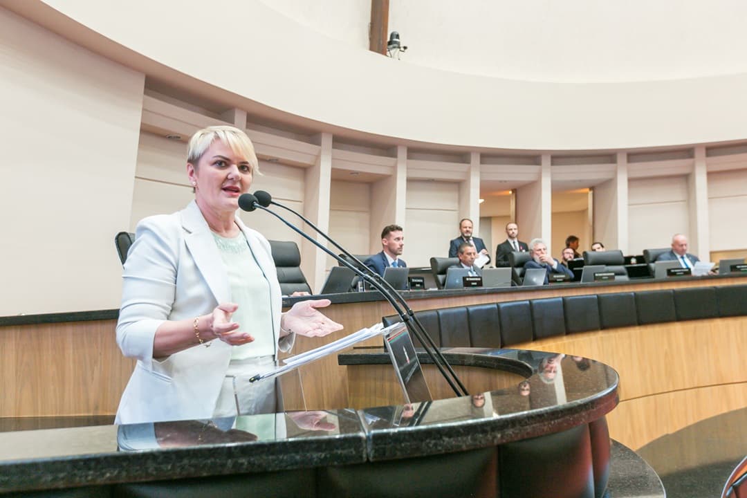 Deputada propõe mudanças no Universidade Gratuita para ampliar acesso a estudantes em situação de vulnerabilidade
