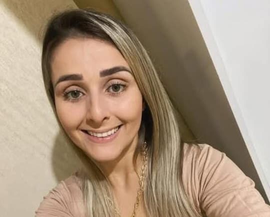 Caminhoneira perde a vida em tombamento; marido viajava à frente