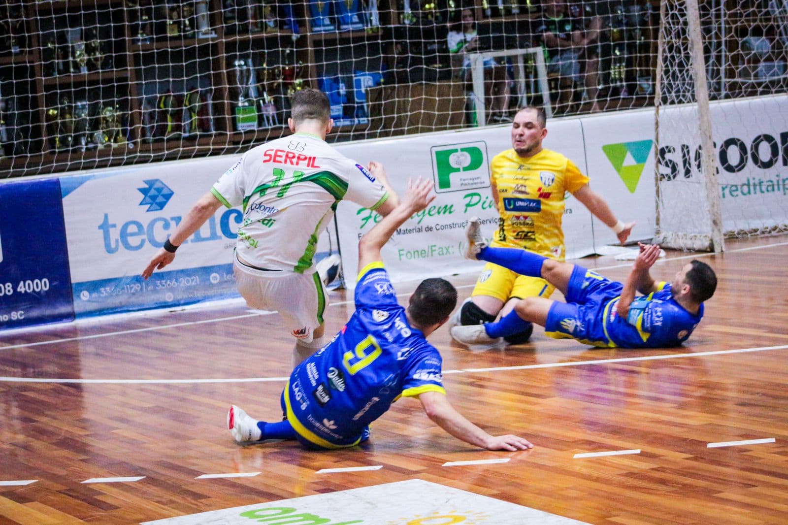 Após oito meses, Pinhalense reencontra Lages
