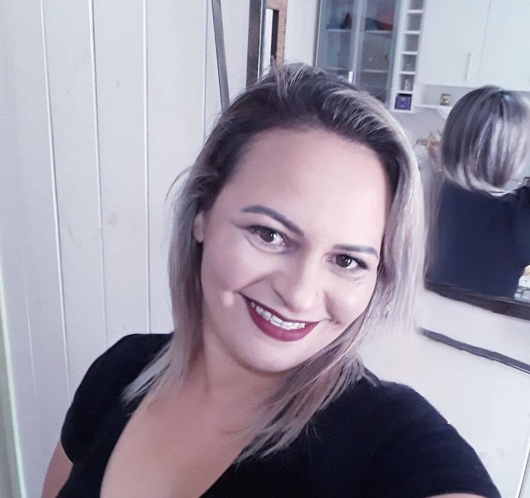 Renata Ferreira possuía 44 anos (Foto: Arquivo pessoal)