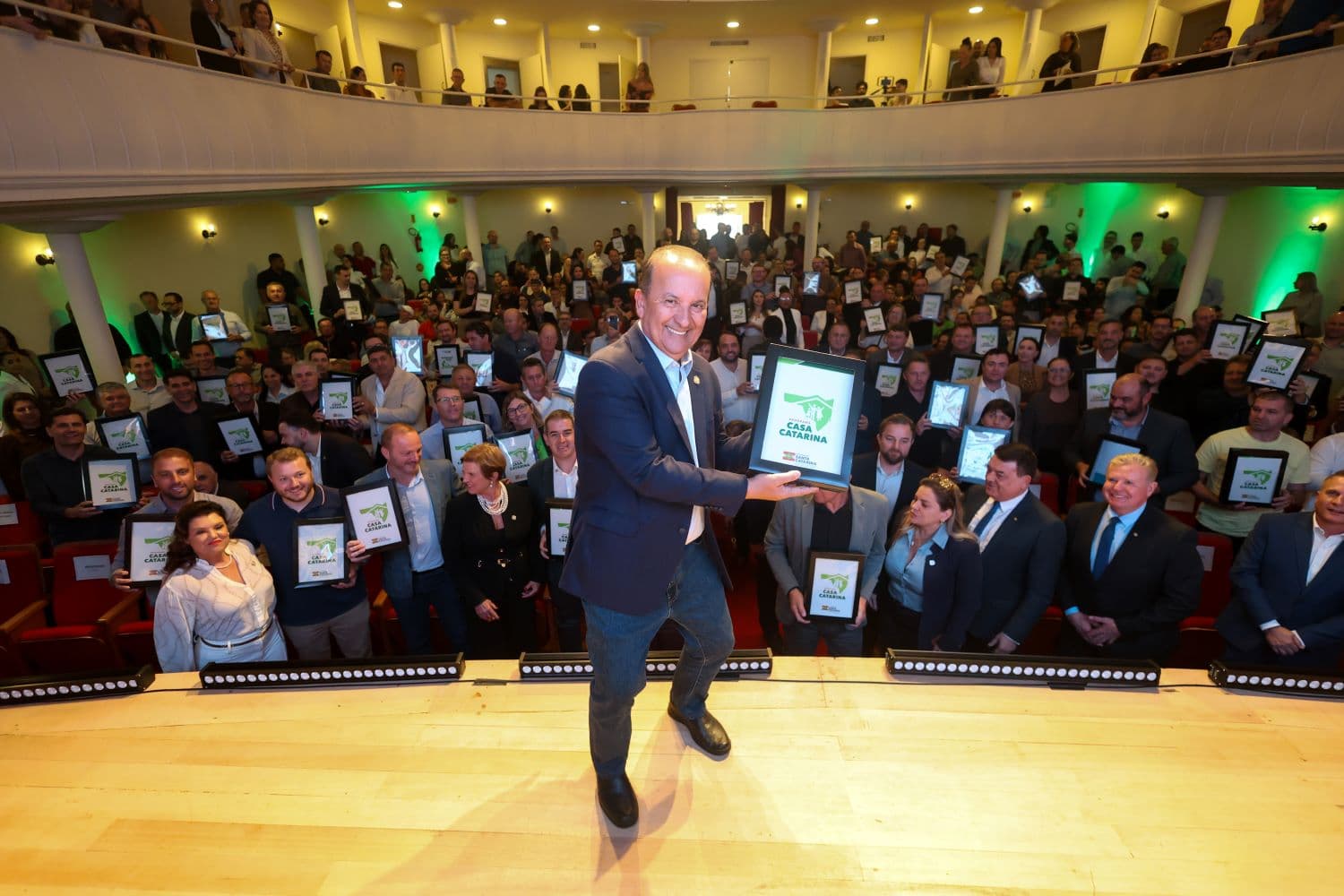 Jorginho Mello anuncia construção de mais de 1.200 casas em 106 municípios