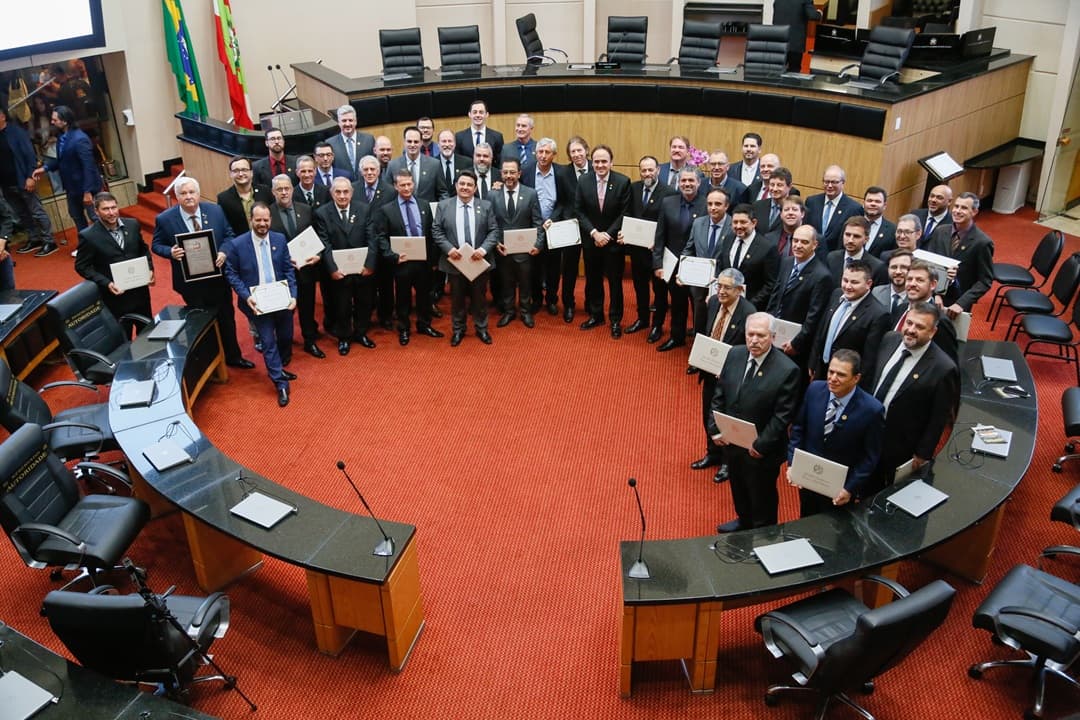 Assembleia Legislativa presta homenagem à cultura do antigomobilismo (Foto: Daniel Conzi/Agência AL)