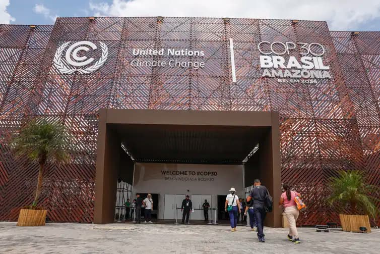 Pavilhões da COP30 em Belém (Foto: Tânia Rêgo/Agência Brasil)