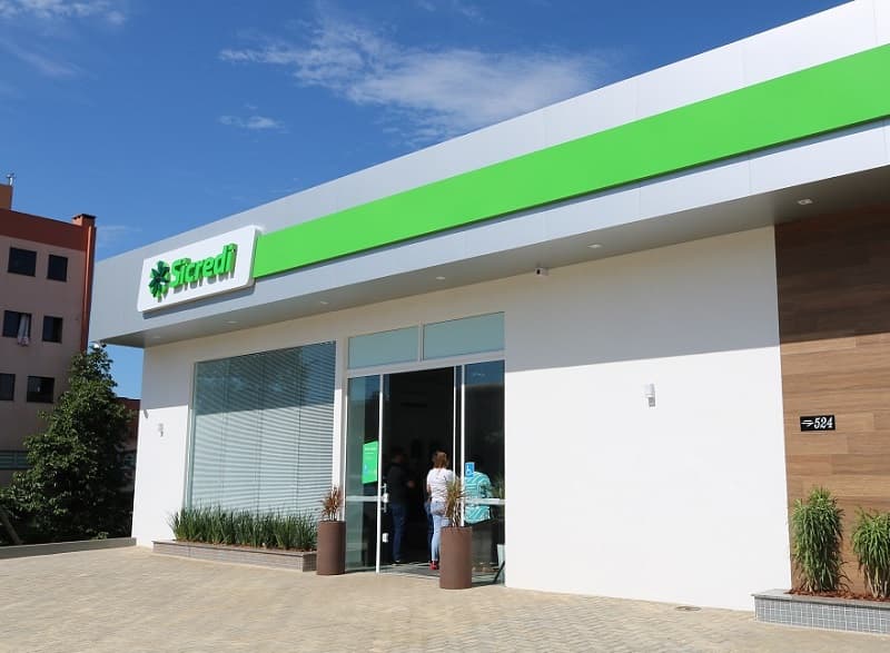 Agência moderniza forma de atender (Foto: Henrique Paulo)