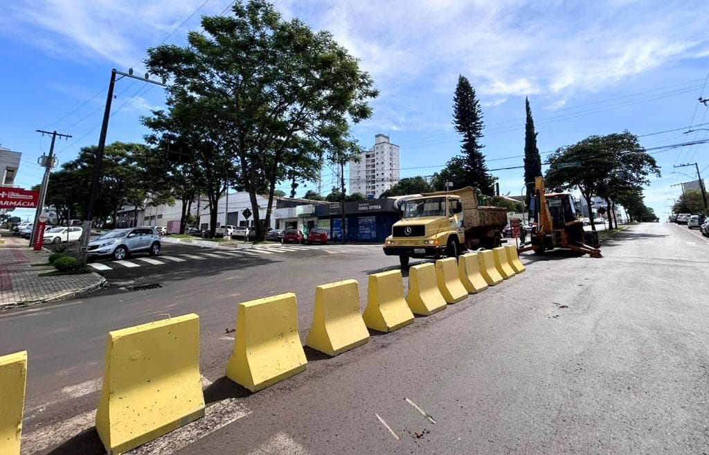 Tachões foram colocados na principal Avenida da cidade (Foto: Henrique Paulo Koch)
