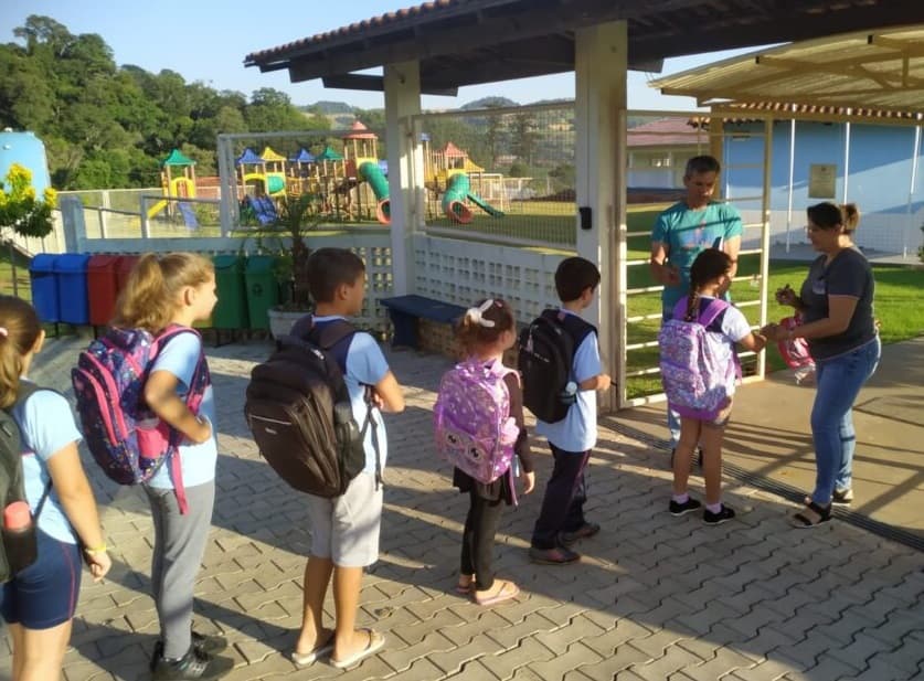 Alunos retornaram a sala de aula (Foto: Divulgação)