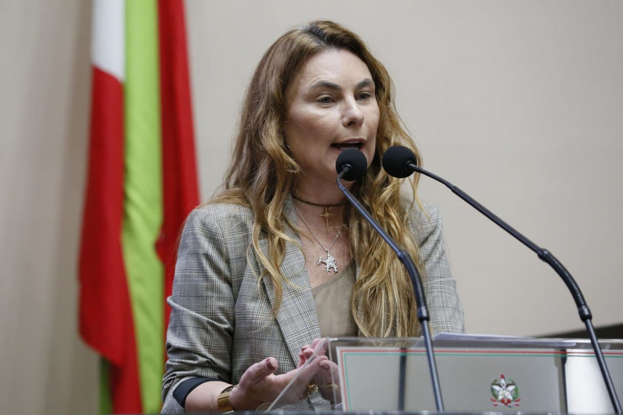 Deputada Paulinha defende uso medicinal da cannabis e incentivo à agricultura familiar em SC