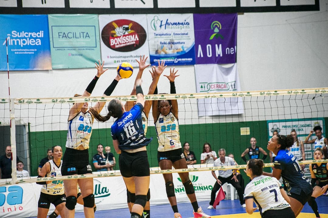Pinhalense/Zagonel Voleibol vai em busca da vaga na semifinal (Foto: Ascom/Renan Ribeiro)