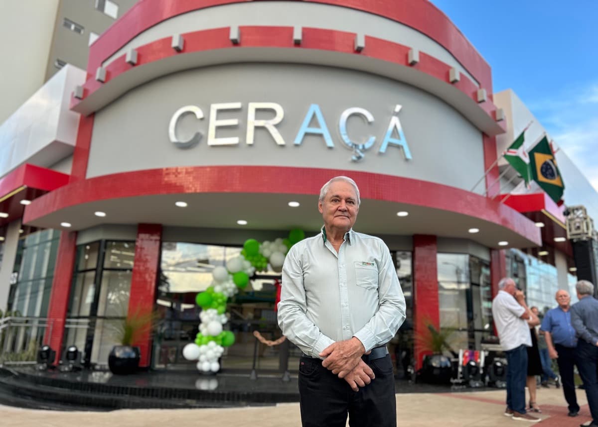 Cooperativa inaugura moderna loja em Pinhalzinho