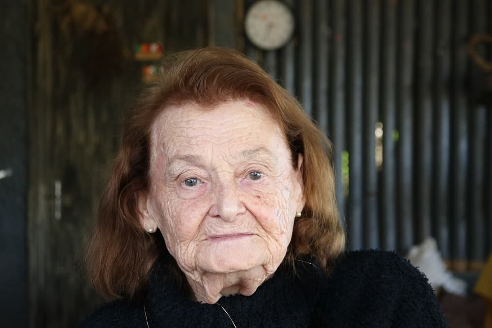 Famosa por áudio no WhatsApp, senhora de 93 anos faz aniversário solidário