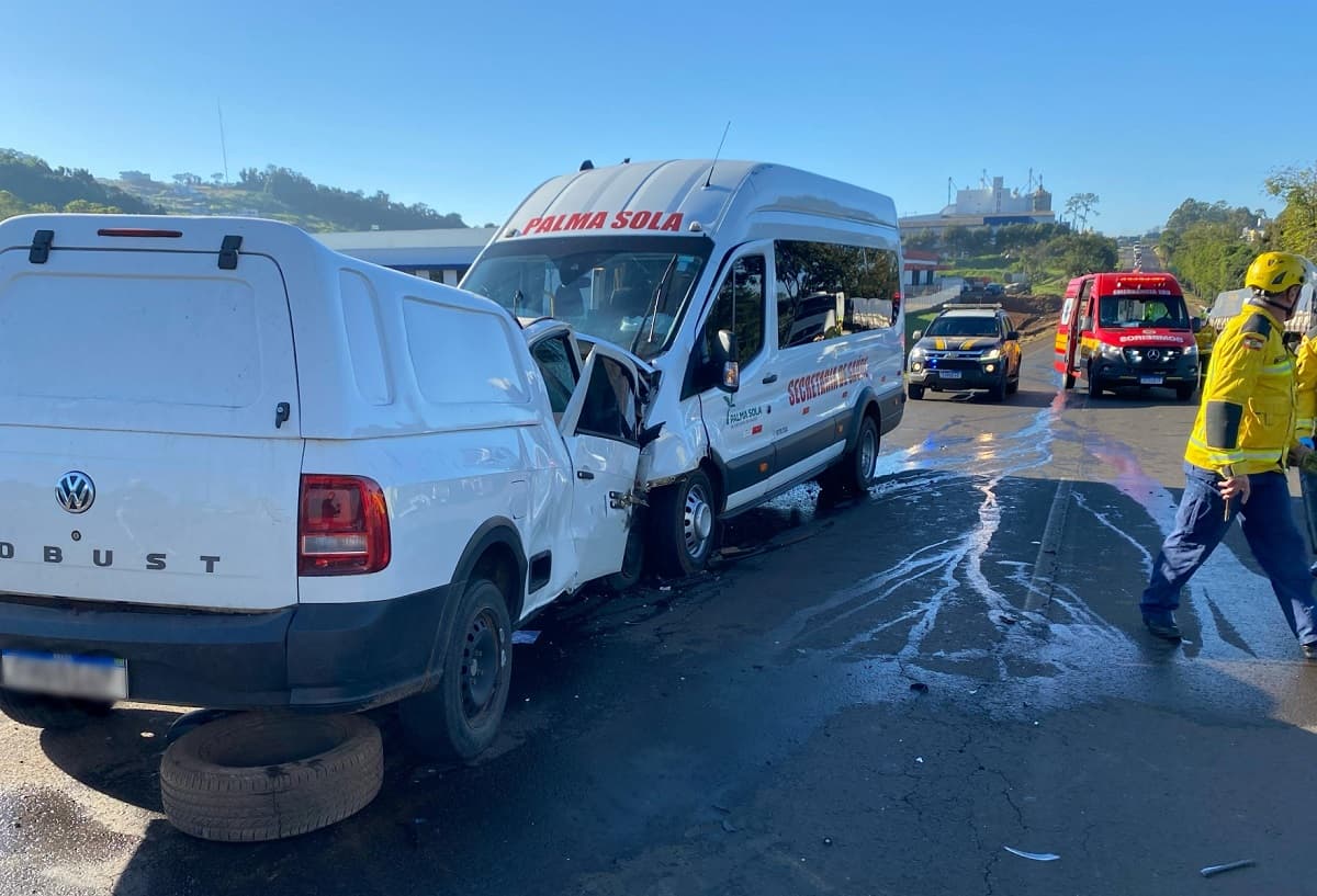 Pinhalzinho: Violento acidente deixa motorista gravemente ferido