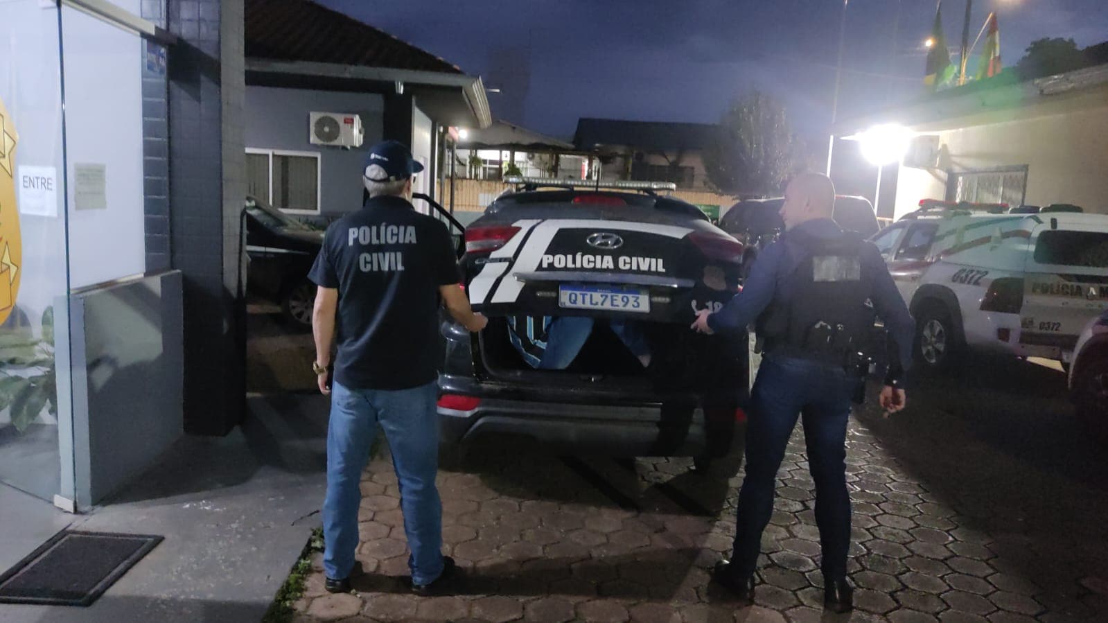 As duas ocorrências foram atendidas pela Delegacia de Polícia de Fronteira (DEFRON) (Foto: Divulgação )