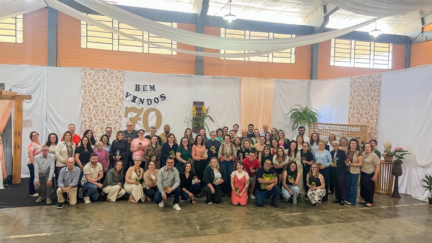 Escola Dr. Serafin Enoss Bertaso celebra 70 anos com reencontros e homenagens