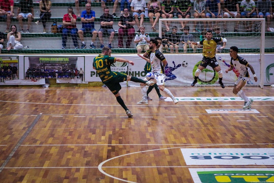 Pinhalense Futsal Zagonel já enfrentou Caçador duas vezes nesta temporada (Foto: Felipe Eduardo Zamboni)