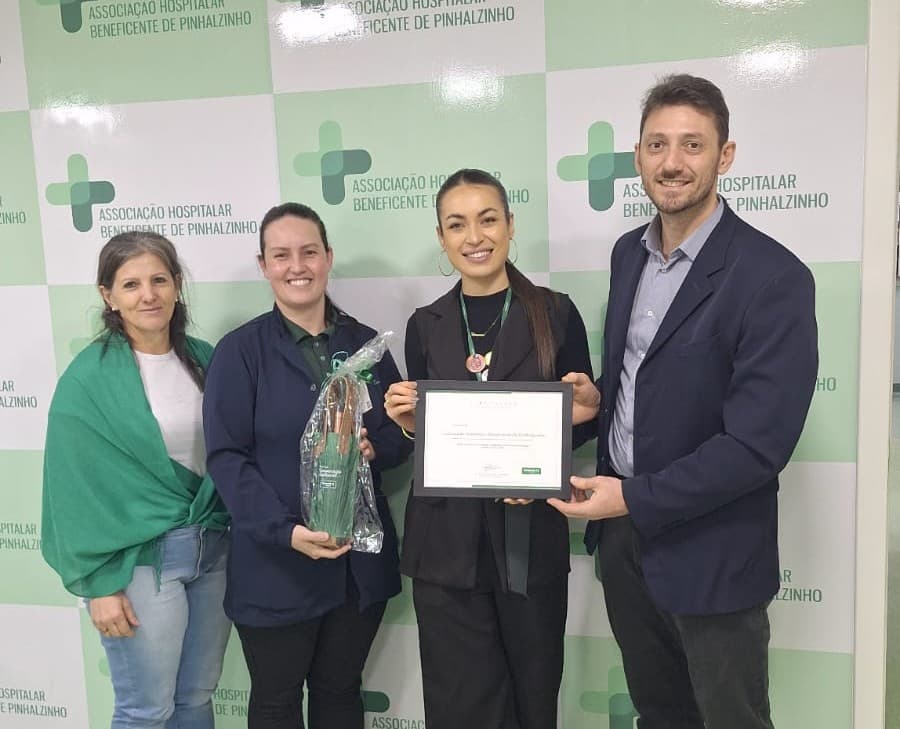 Hospital de Pinhalzinho é reconhecido pela UNIMED com certificado de excelência
