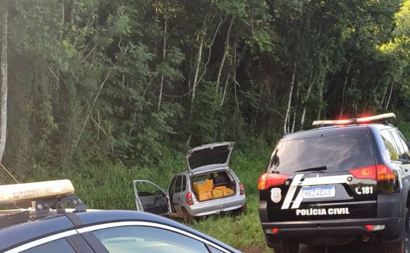 Veículo cheio de entorpecentes (Foto: Polícia Civil)