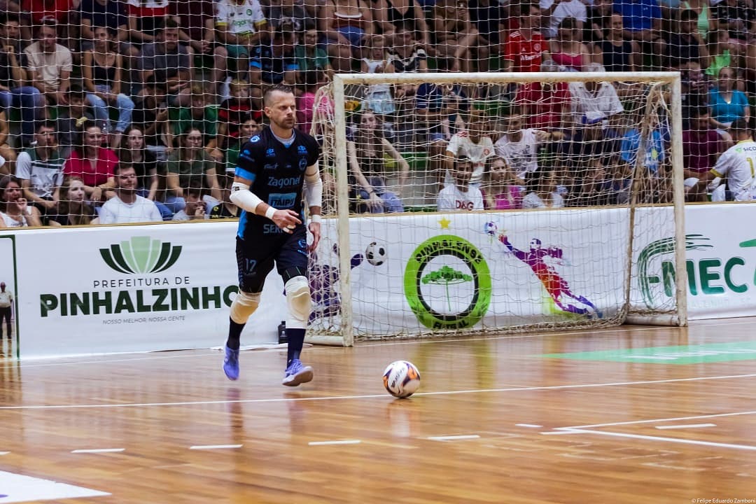 De volta às quadras: Maizena é anunciado pela Pinhalense como novo goleiro