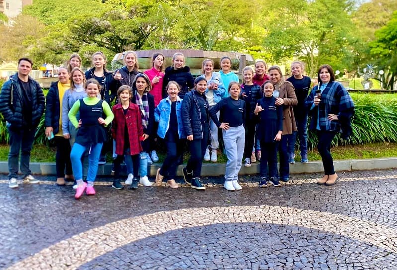 Alunas da cultura de Nova Erechim sobem ao pódio com o 3º lugar no Festival Catarinense de Dança
