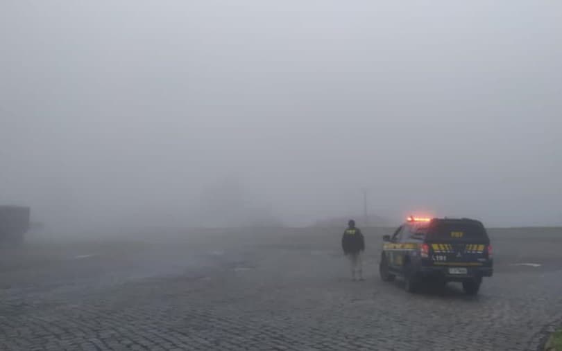 Condição climática atrapalha a visibilidade (Foto: PRF)