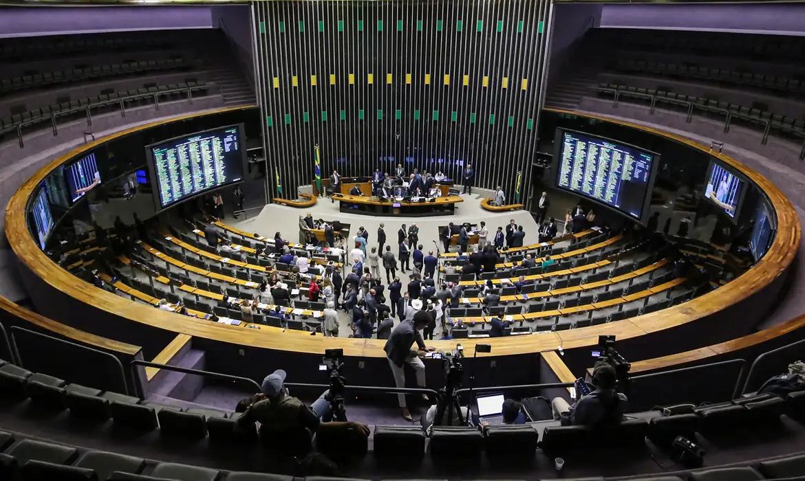 Câmara votará projeto que amplia isenção do Imposto de Renda na próxima semana