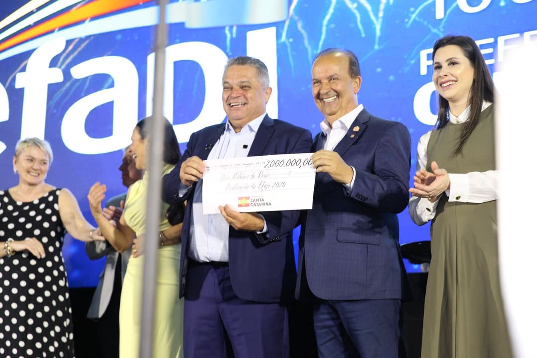 “Sempre há possibilidades”: governador e prefeito de Chapecó mantêm tom diplomático na abertura da Efapi