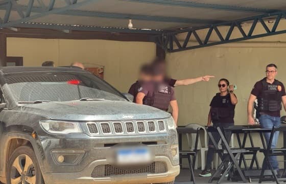 Polícia cumpriu mandados no Oeste (Foto: Marcos de Lima)