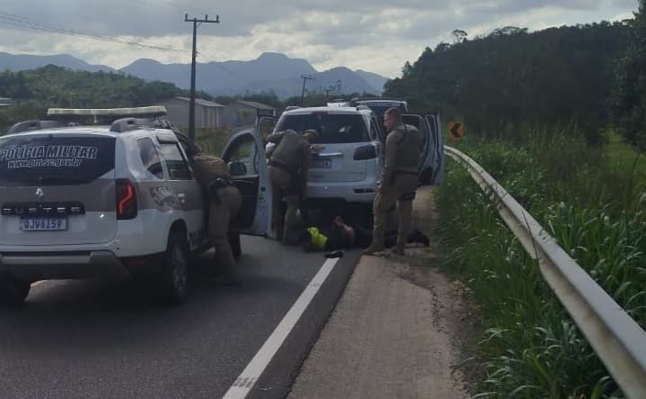 PMs agiram e estão em busca dos envolvidos (Foto: Polícia Militar)