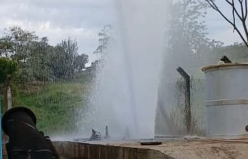 Água some das torneiras após cano estourar em Pinhalzinho