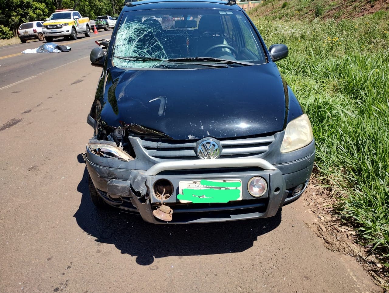 A Polícia Militar Estadual Rodoviária esteve no local (Foto: Divulgação PMRv)