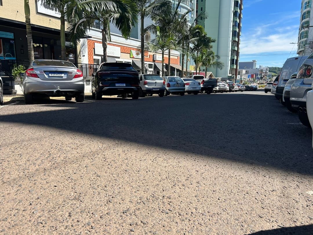 Comissão de Trânsito de Pinhalzinho avalia soluções de melhorias no estacionamento na cidade