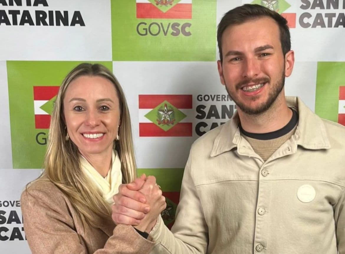 Prefeita Barbara e vice Alan comemoram conquistas de recursos para Modelo (Foto: Divulgação )