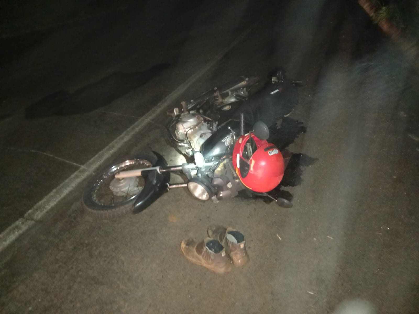 Motociclista fica ferido em Pinhalzinho (Foto: Corpo de Bombeiros )