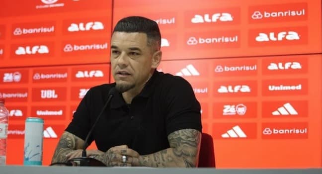 D’Alessandro garante confiança em Roger Machado e vê Gre-Nal como ponto de virada