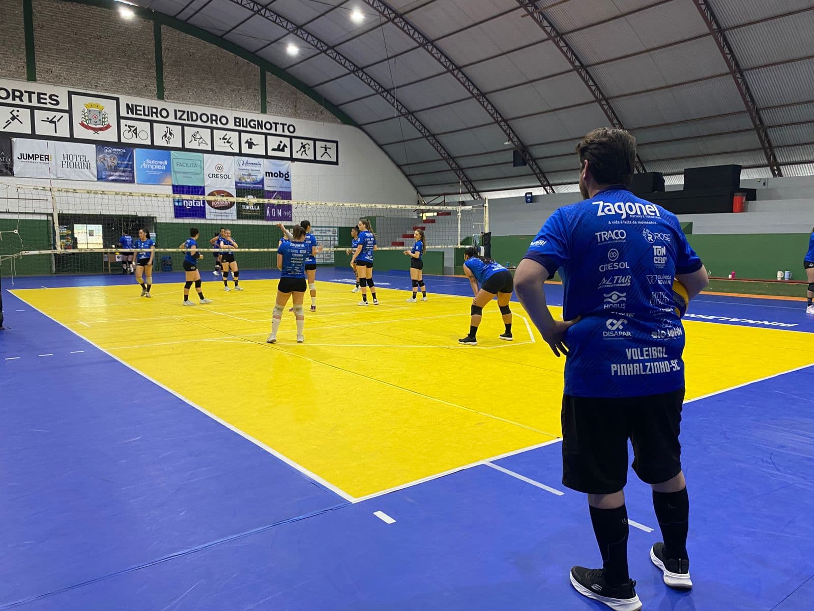 Pinhalense/Zagonel enfrenta Brusque na semifinal do Estadual de Voleibol