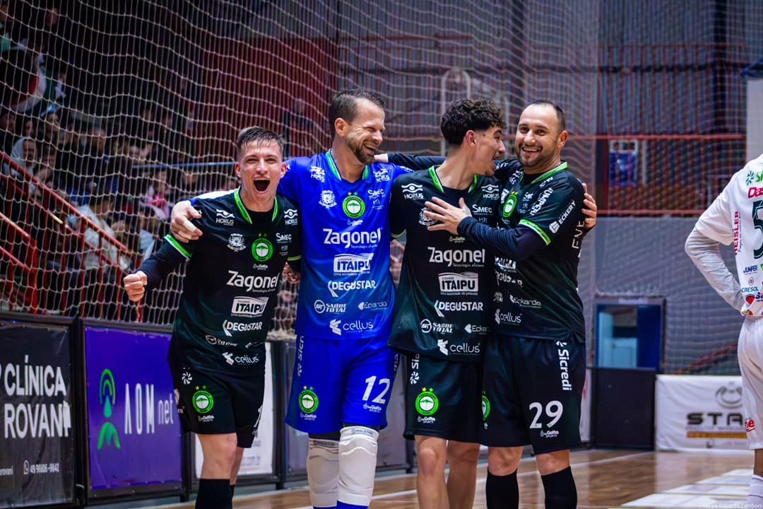Após semanas de treinos intensos, Pinhalense Futsal Zagonel mede forças com Catanduvas