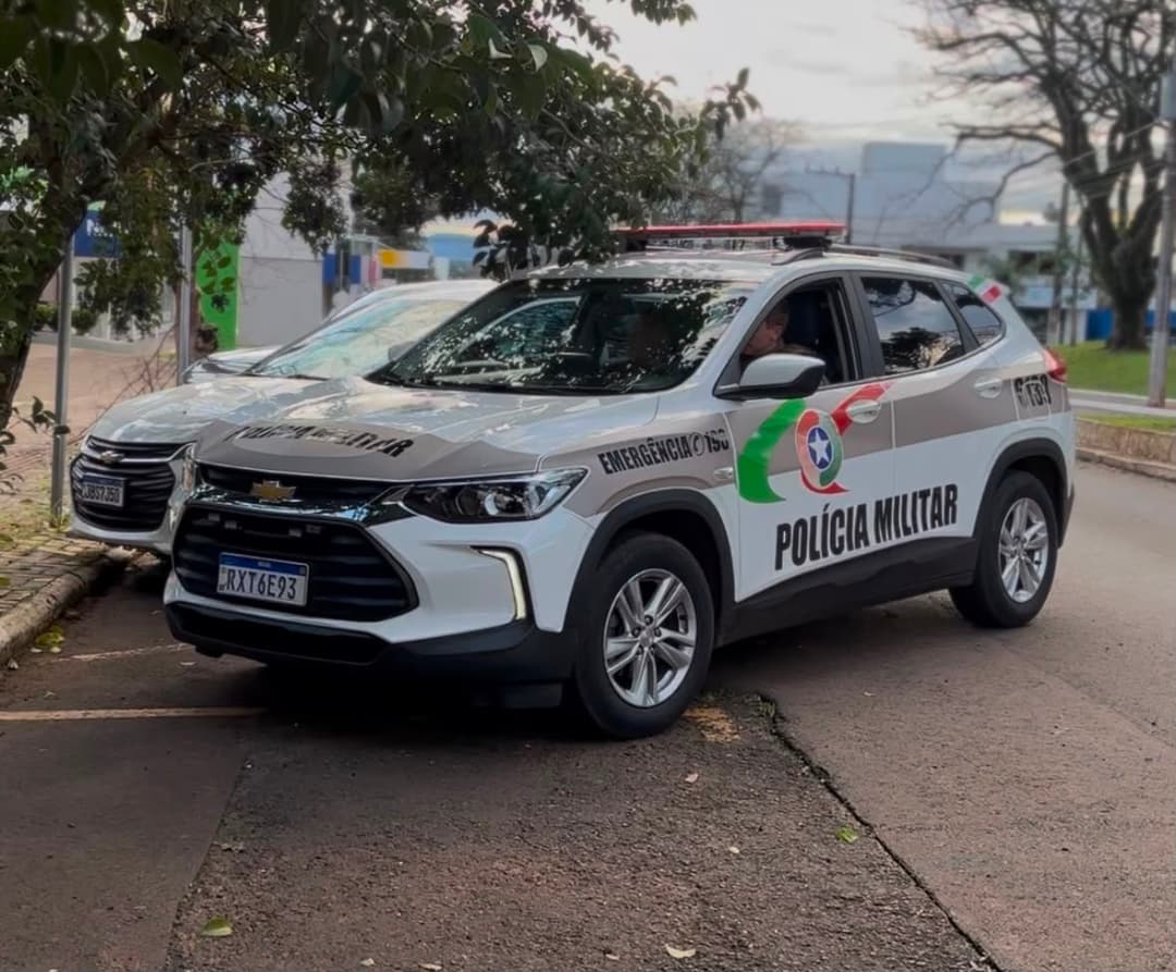 Suspeito com luvas e balaclava invade casa em Pinhalzinho
