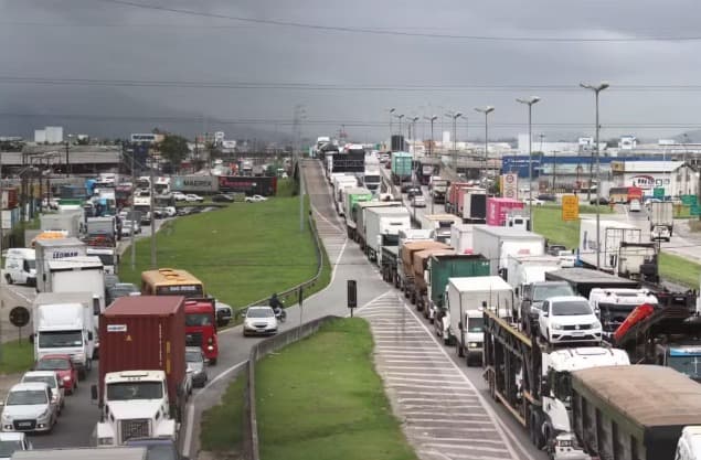 Retorno do Carnaval deve intensificar movimento nas rodovias de SC nesta terça e quarta-feira