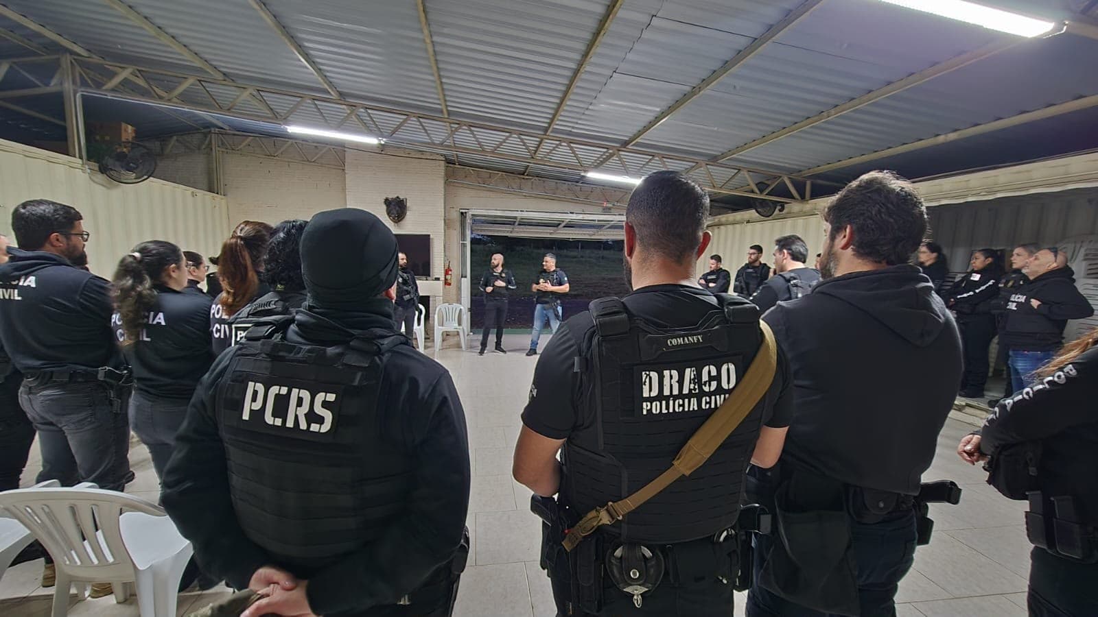 Polícia Civil realiza operação contra grupo que aplicava golpes virtuais de dentro de presídio no RS (Foto por PC)