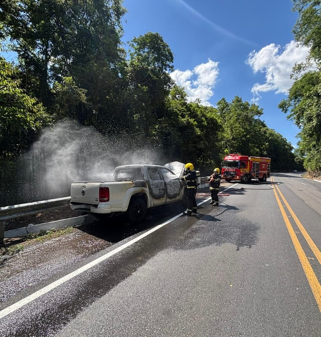 Fogo repentino atinge Amarok em Cunha Porã